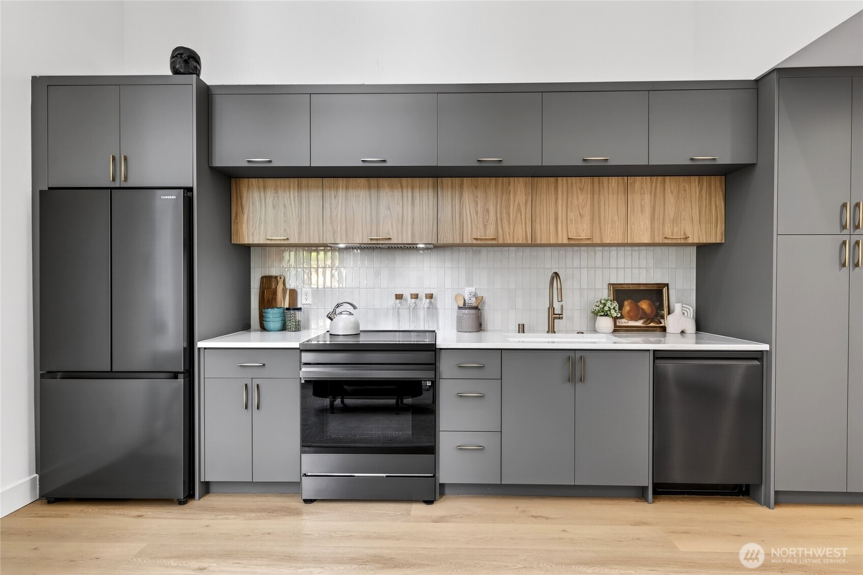 6318 41st Avenue Southwest, Unit D Seattle, WA 98136 - Photo 6 of 31