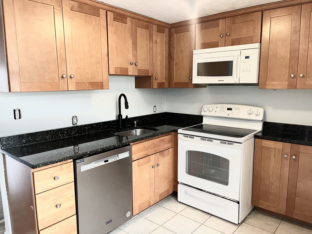 2 Tideview Path, Unit 11 Plymouth, MA 02360 - Photo 2 of 7