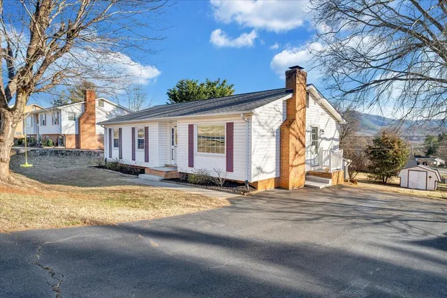 $315,000 | 2718 Fletcher Street, Salem, VA 24153
