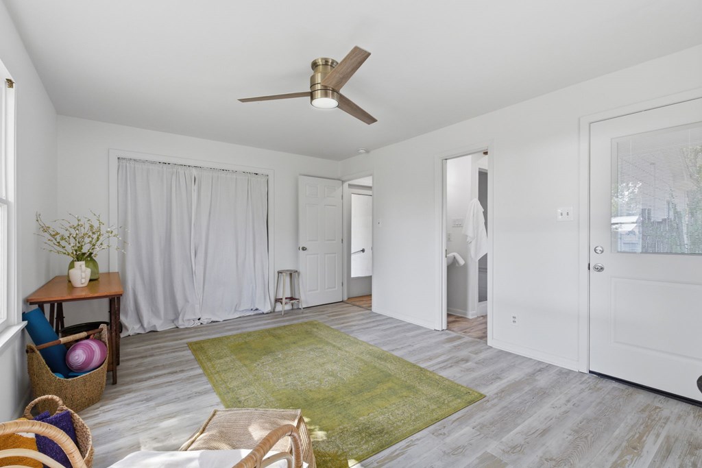 707 Whitney Street Fredericksburg, TX 78624 - Photo 13 of 28