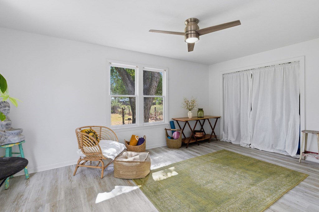 707 Whitney Street Fredericksburg, TX 78624 - Photo 14 of 28