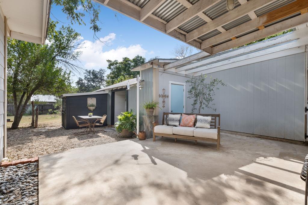 707 Whitney Street Fredericksburg, TX 78624 - Photo 18 of 28