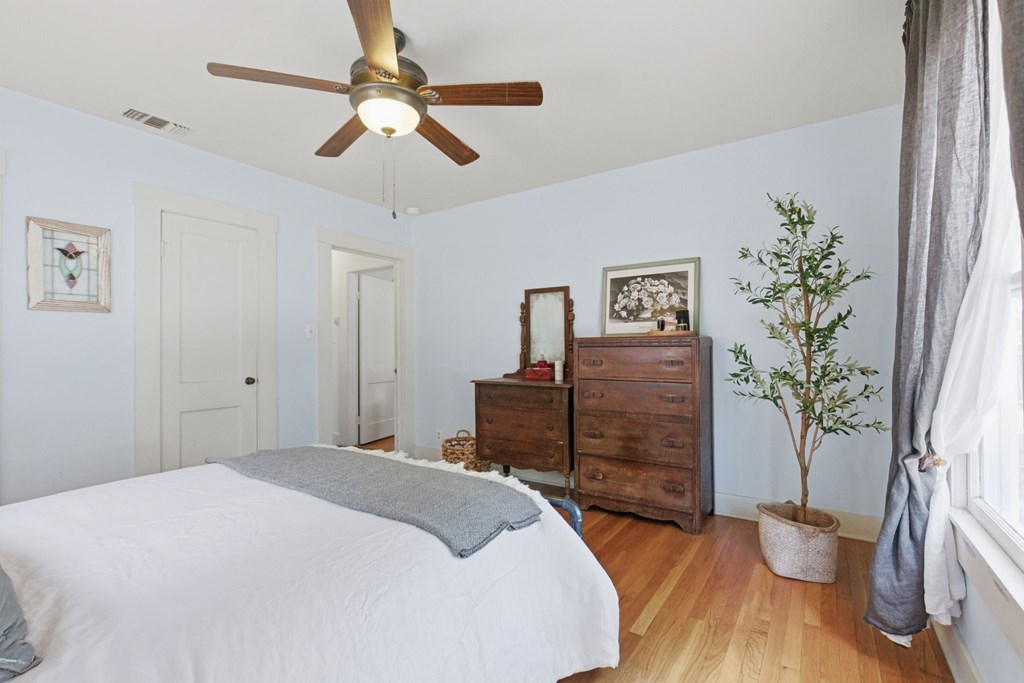 707 Whitney Street Fredericksburg, TX 78624 - Photo 10 of 28