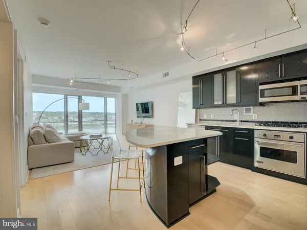 $4,250 | 1111 19th Street North, Unit 1509, Arlington, VA 22209