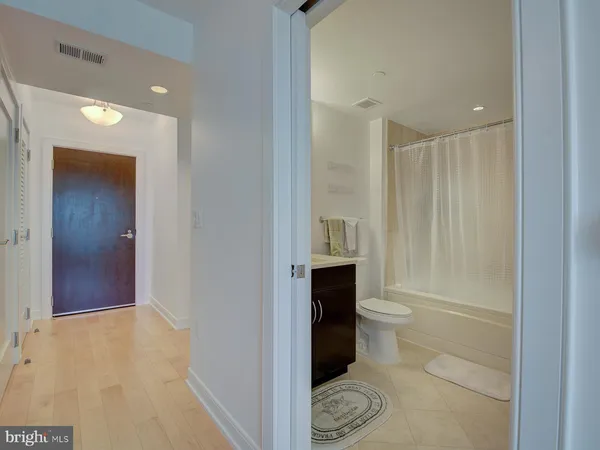 $4,250 | 1111 19th Street North, Unit 1509, Arlington, VA 22209