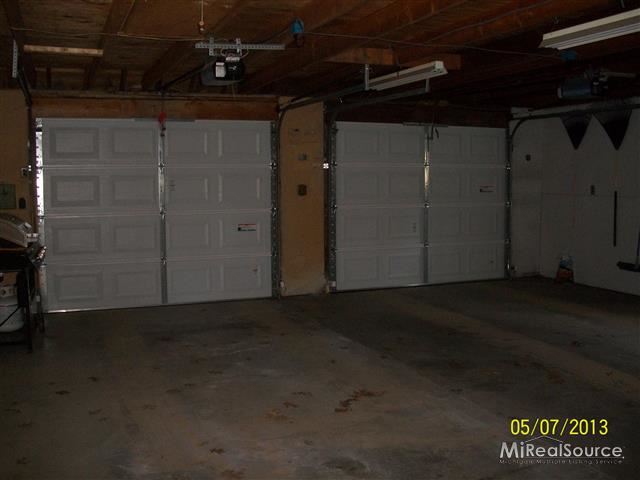 2866 Riverside Drive Port Huron, MI 48060 - Photo 7 of 21 31146927-6.JPG