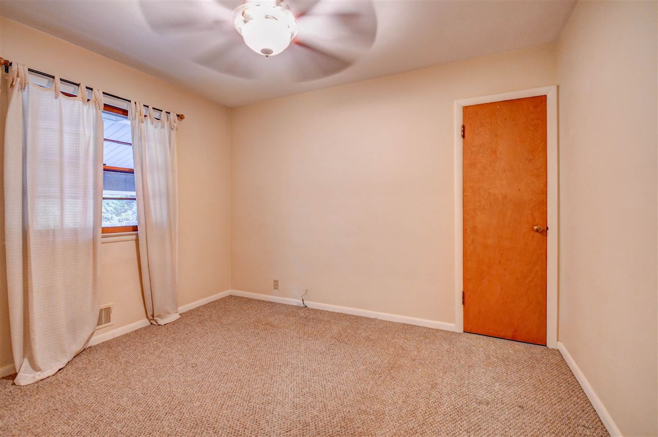 1125 Anderson Road Traverse City, MI 49686 - Photo 14 of 28 1894179-13.JPG