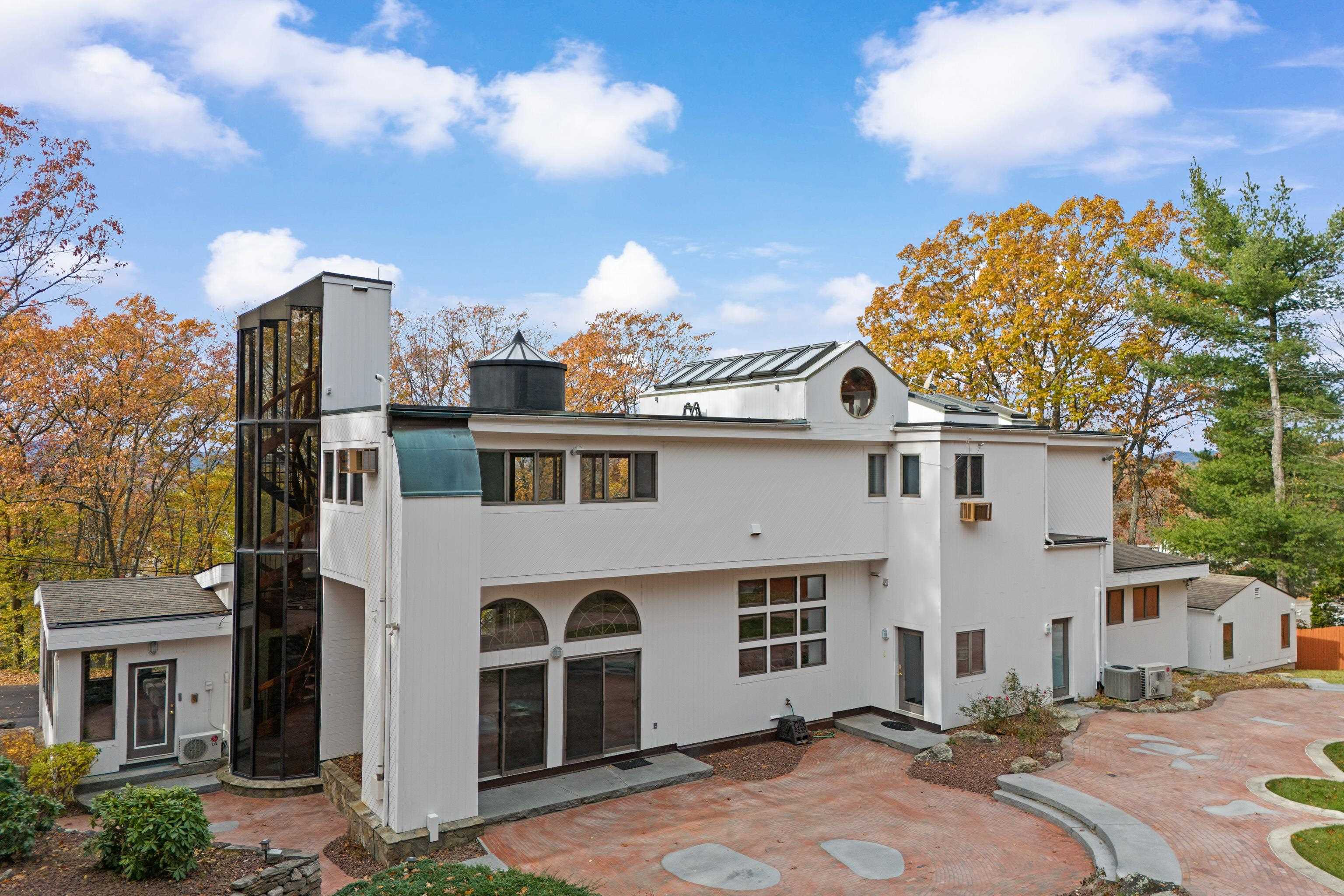 143 High Ridge Road Manchester, NH 03104 - Photo 3 of 60