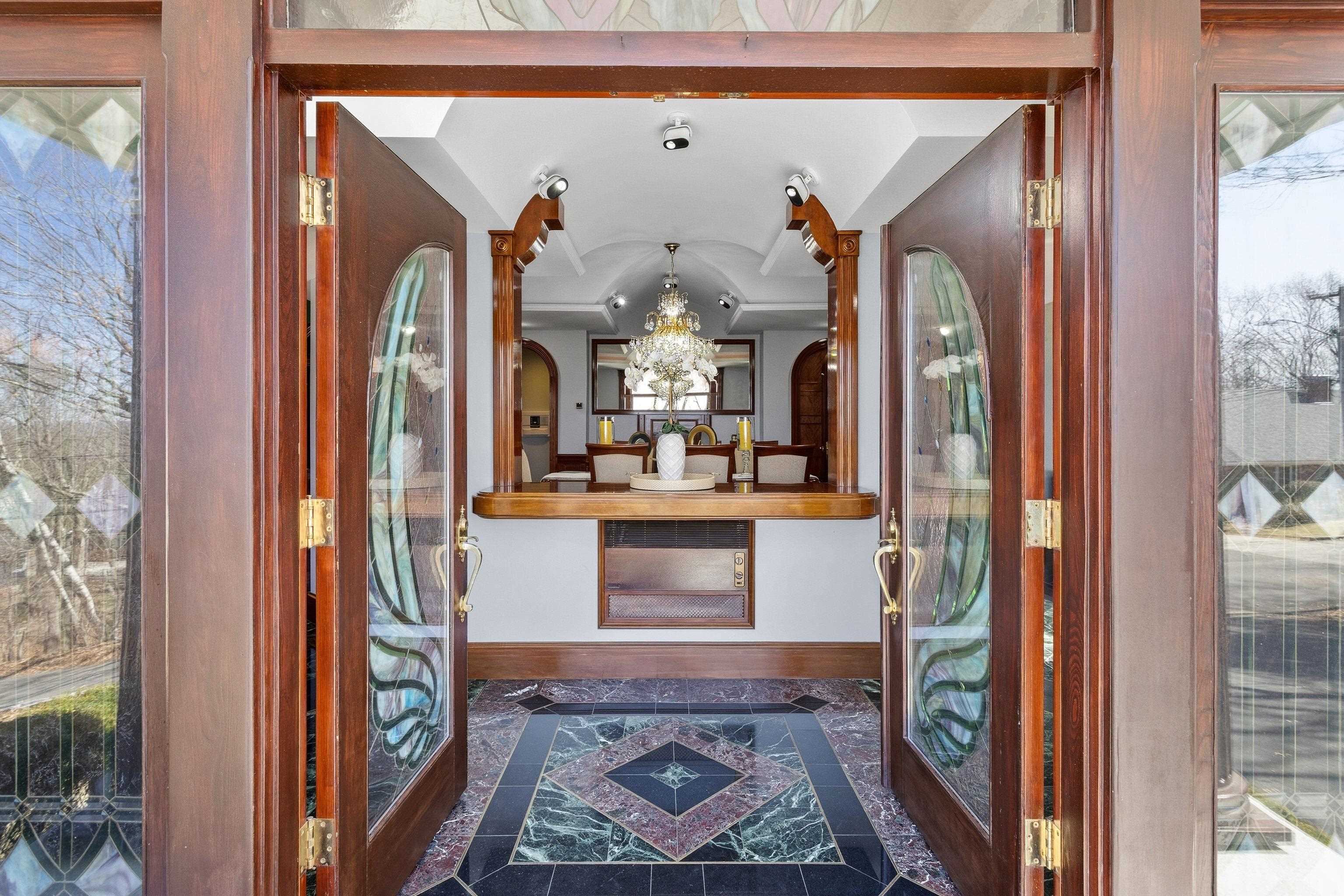 143 High Ridge Road Manchester, NH 03104 - Photo 6 of 60