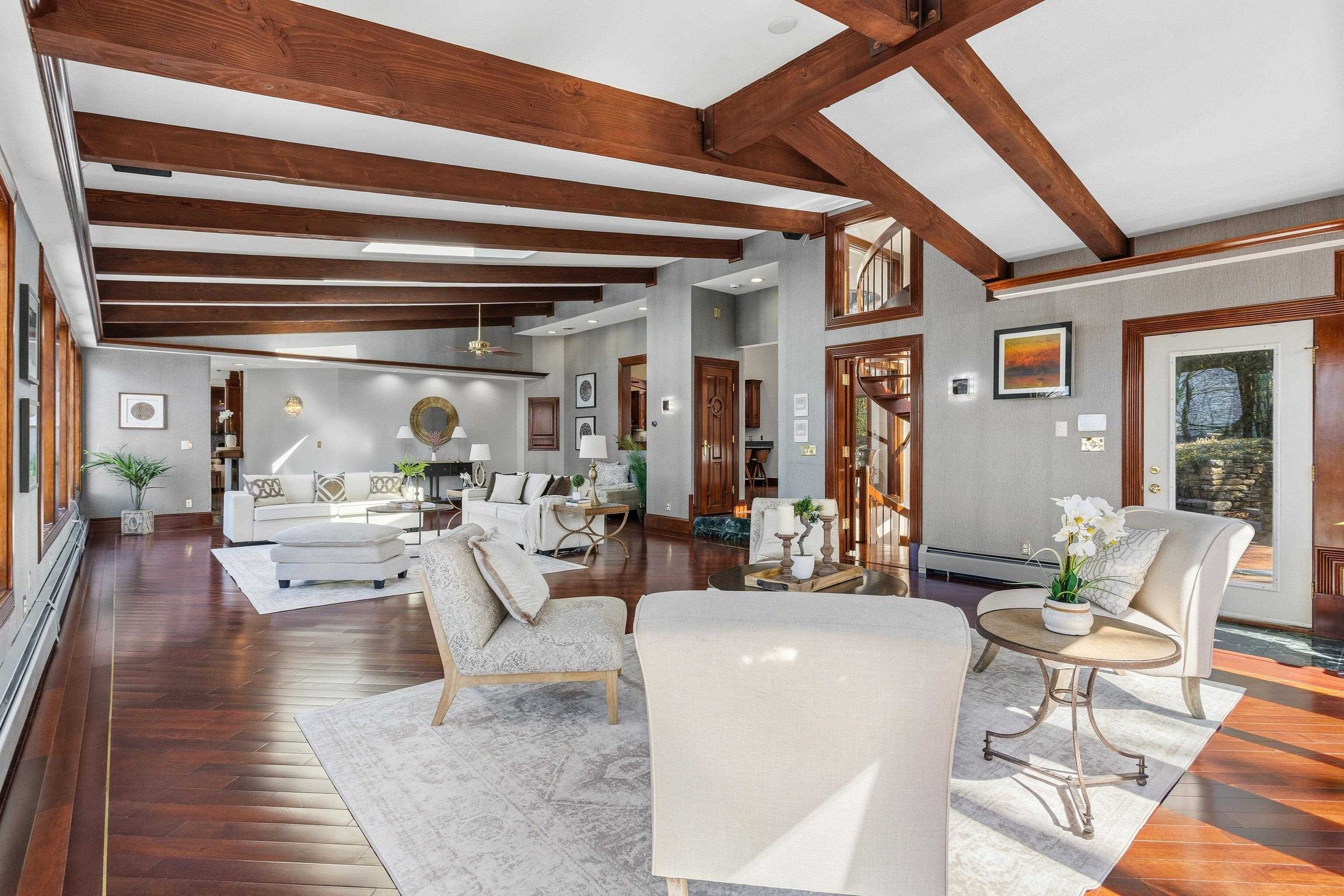 143 High Ridge Road Manchester, NH 03104 - Photo 8 of 60