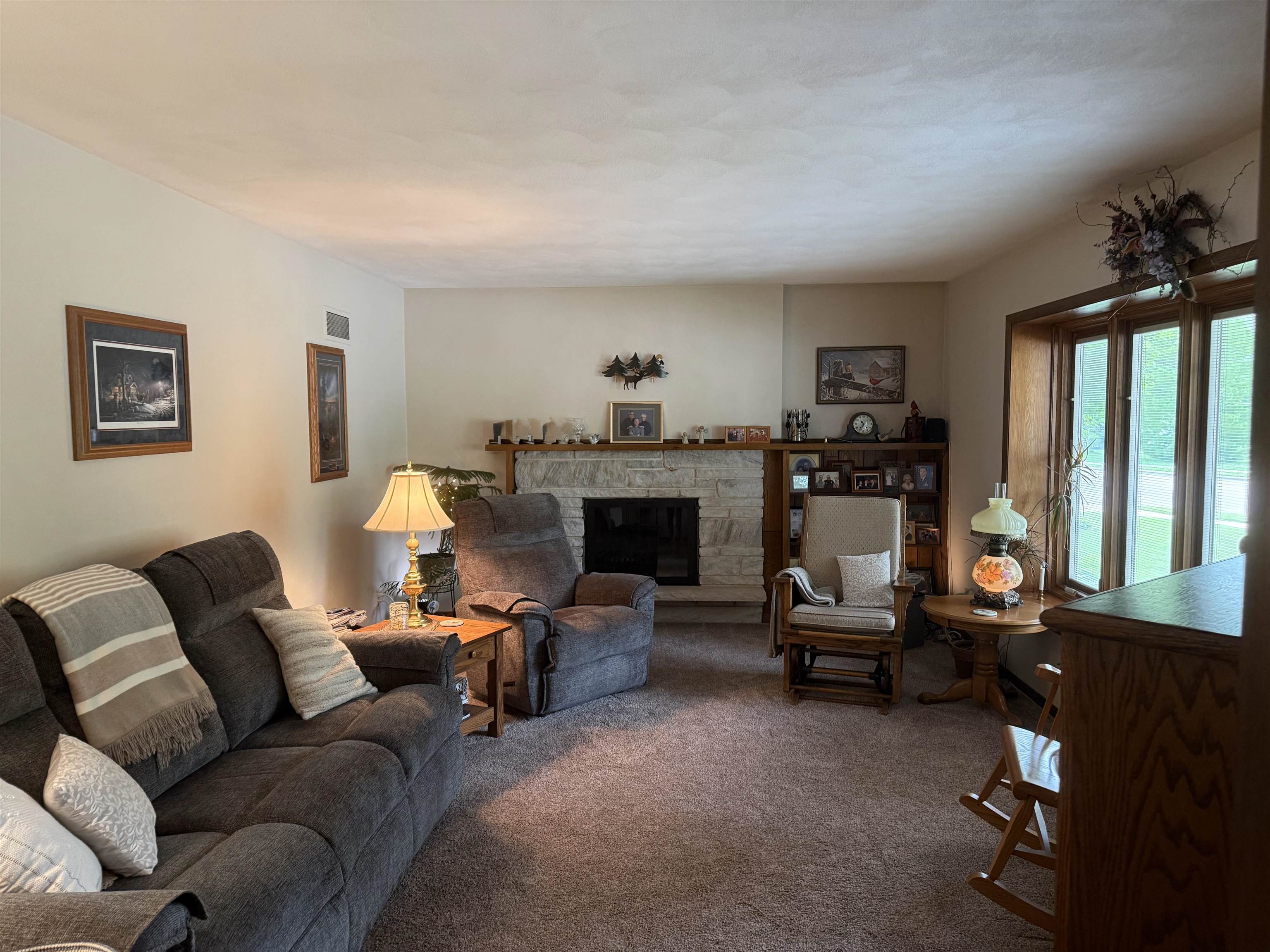 1004 Sunfield Street Sun Prairie, WI 53590 - Photo 7 of 19