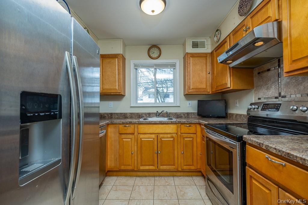 67 Gerow Avenue Spring Valley, NY 10977 - Photo 11 of 27