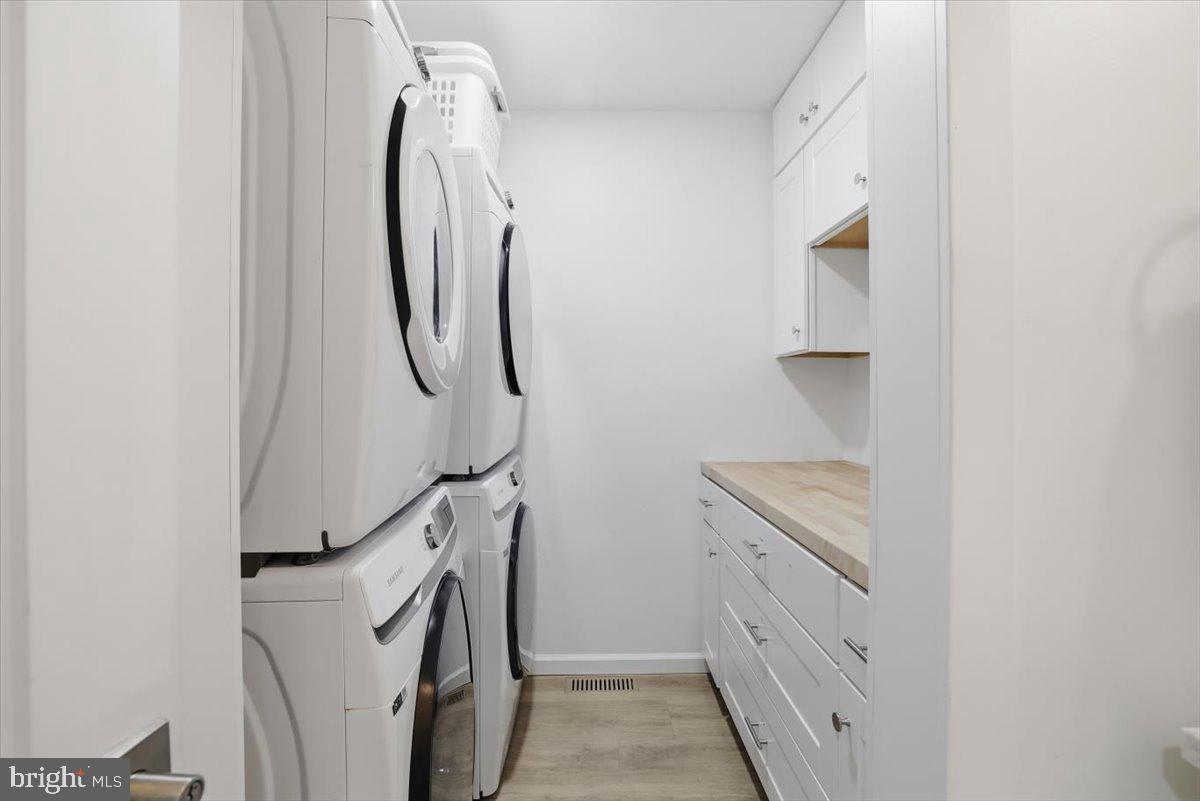128 Lidio Road Blakeslee, PA 18610 - Photo 20 of 63 a utility room with a washer and dryer