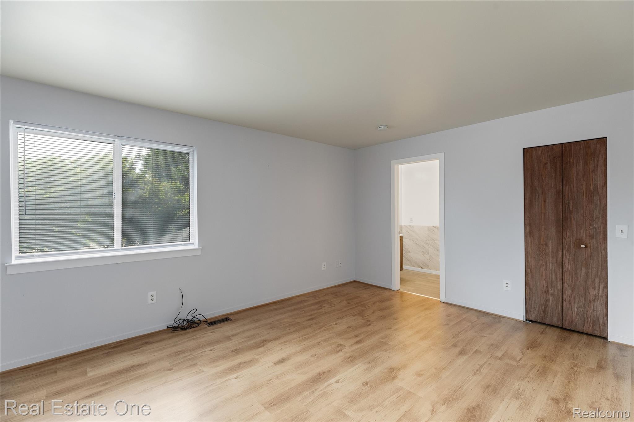 1361 Lochaven Road Waterford, MI 48327 - Photo 15 of 20 Bed 2_1.jpg