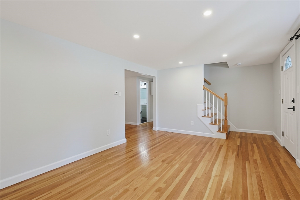 30 Arbor Road Chelmsford, MA 01863 - Photo 13 of 38