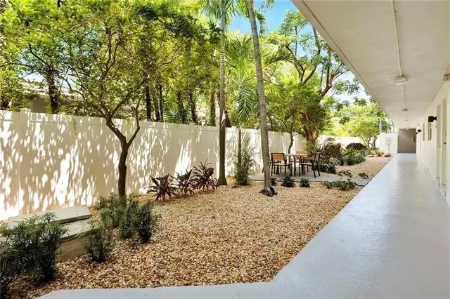 $2,275 | 1439 South Ocean Boulevard, Unit 215, Pompano Beach, FL 33062