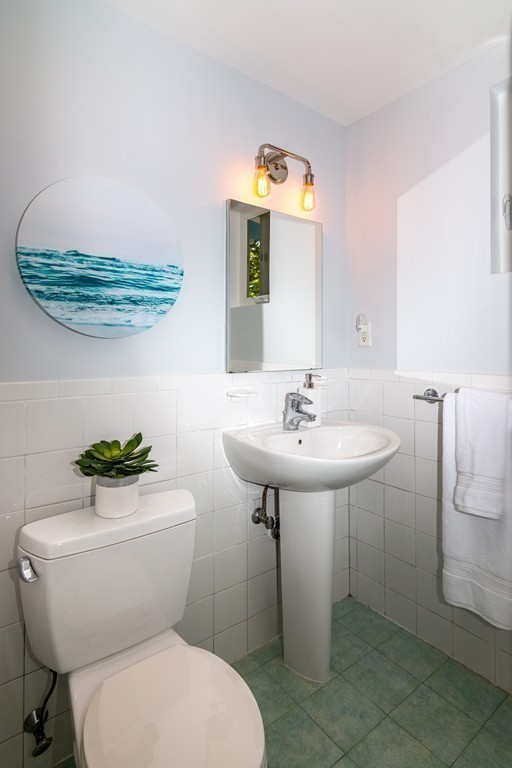 20 Orient Avenue Newton, MA 02459 - Photo 17 of 27