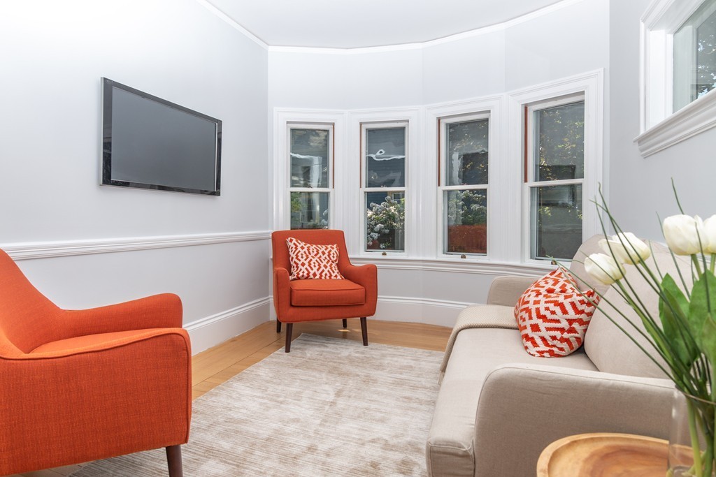 20 Orient Avenue Newton, MA 02459 - Photo 5 of 27