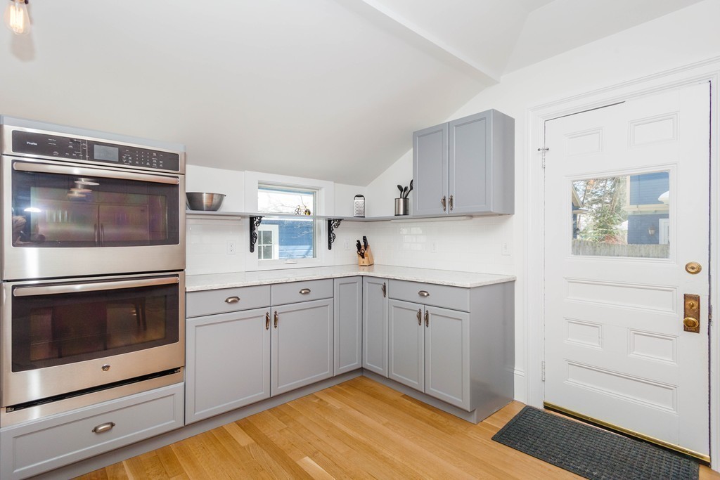 20 Orient Avenue Newton, MA 02459 - Photo 10 of 27