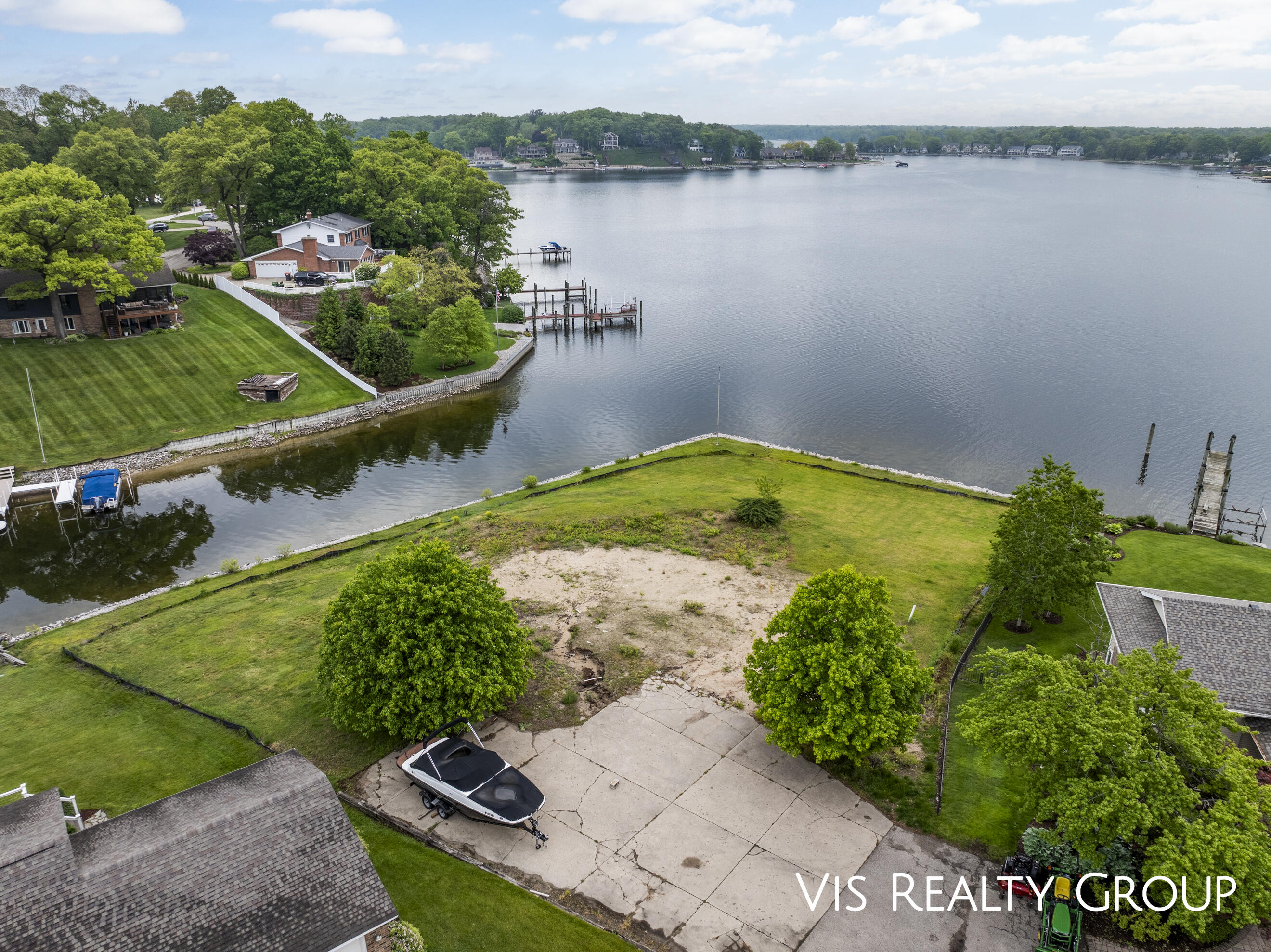 16073 Lake Point Drive Spring Lake, MI 49456 - Photo 12 of 20 DJI_20250529092933_0008_D-Edit