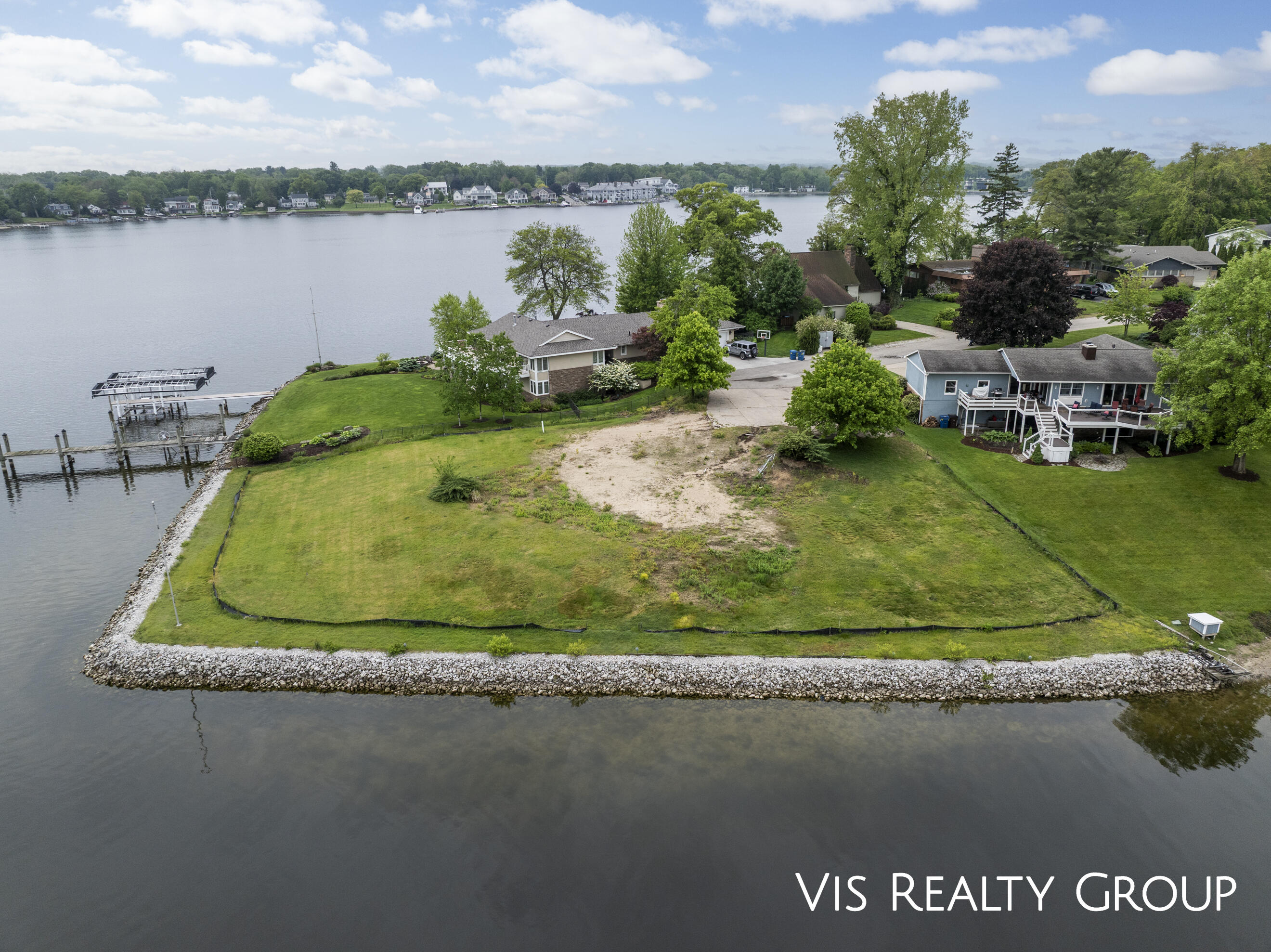 16073 Lake Point Drive Spring Lake, MI 49456 - Photo 4 of 20 DJI_20250529092912_0007_D-Edit