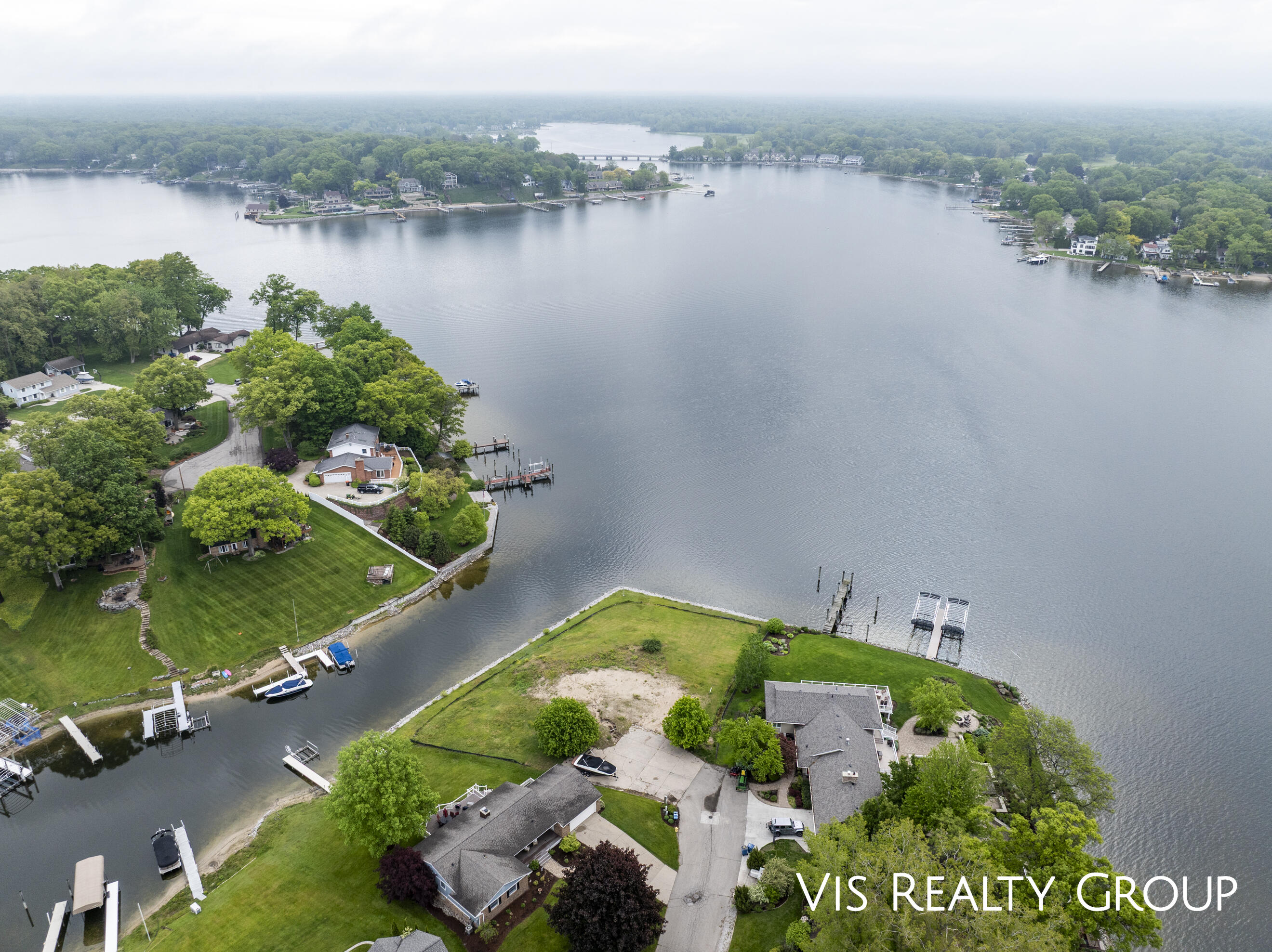 16073 Lake Point Drive Spring Lake, MI 49456 - Photo 5 of 20 DJI_20250529093031_0010_D
