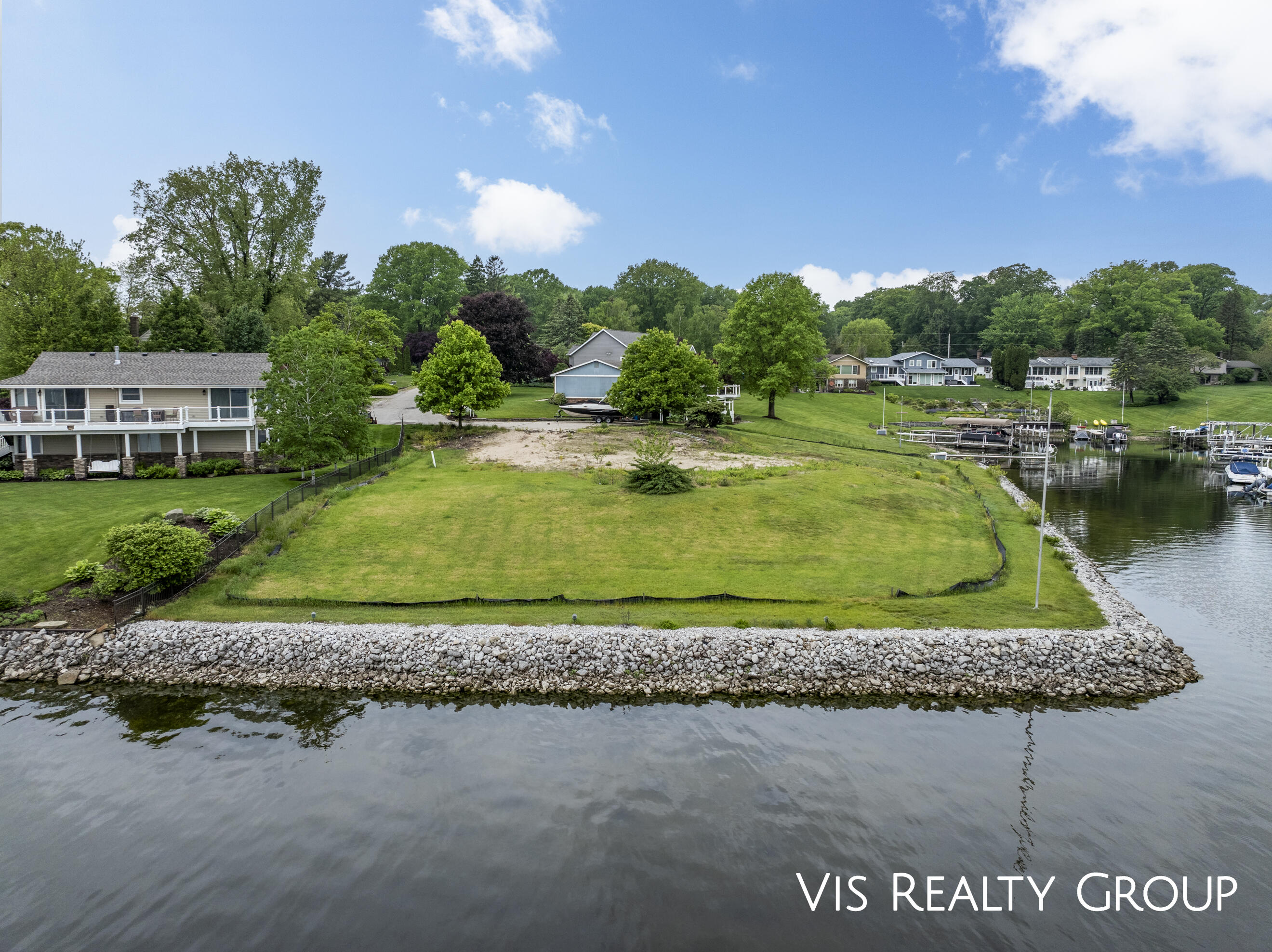 16073 Lake Point Drive Spring Lake, MI 49456 - Photo 6 of 20 DJI_20250529092728_0001_D-Edit