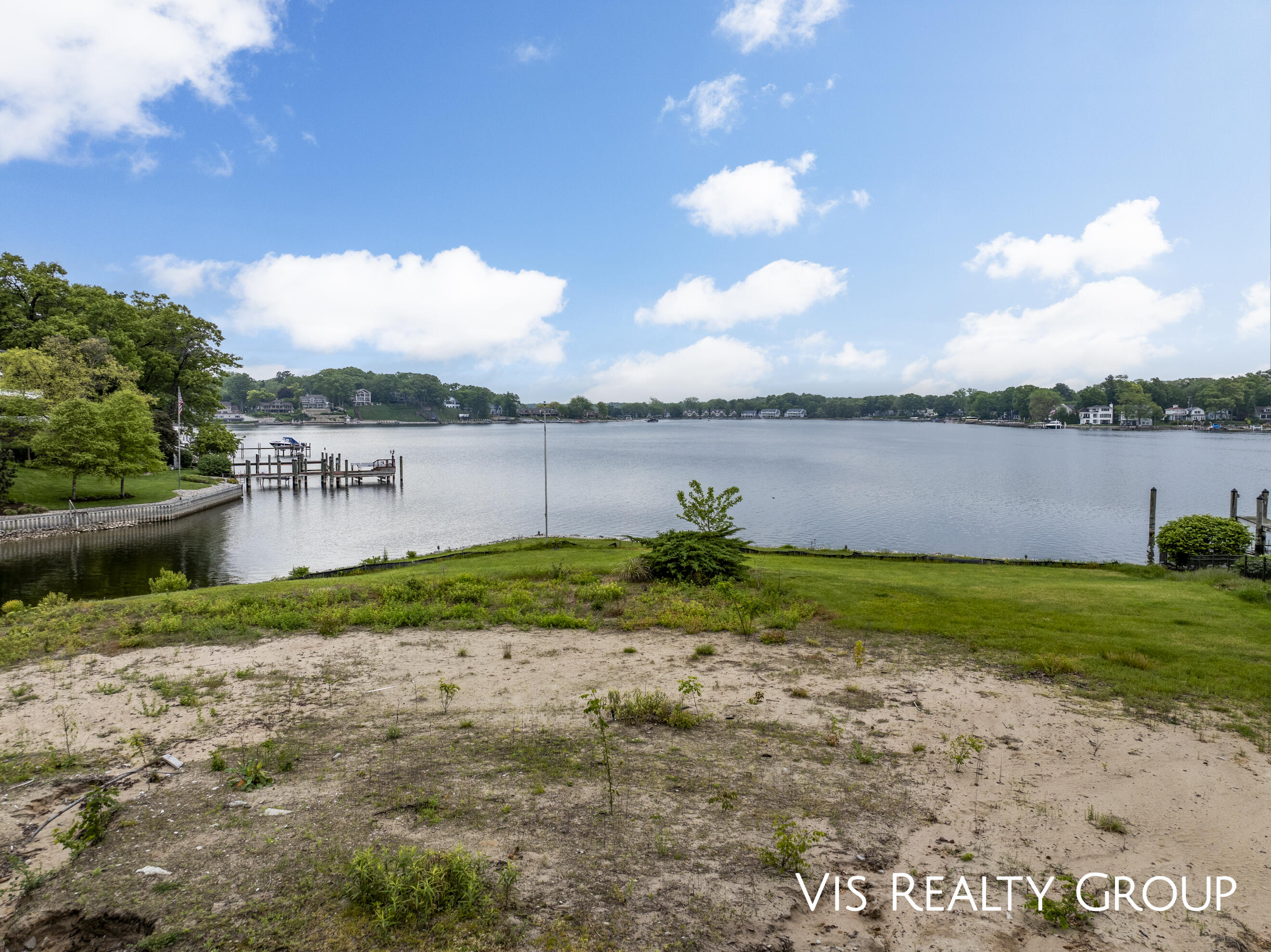 16073 Lake Point Drive Spring Lake, MI 49456 - Photo 9 of 20 DJI_20250529092819_0004_D-Edit