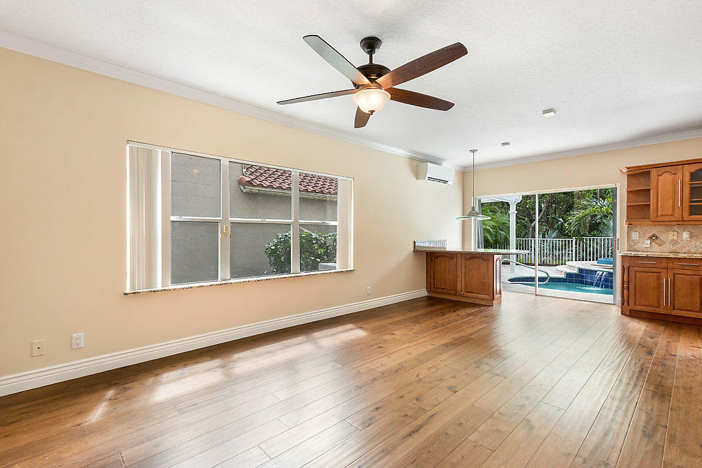 9729 Vía Emilie Boca Raton, FL 33428 - Photo 12 of 28 Living Room