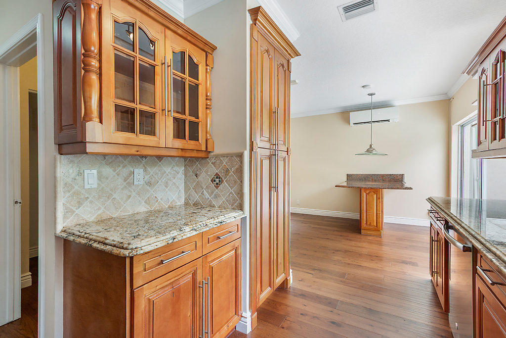 9729 Vía Emilie Boca Raton, FL 33428 - Photo 10 of 28 Kitchen