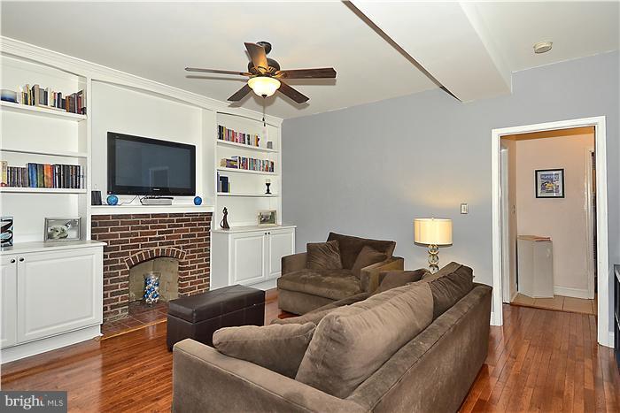 310 West Glebe Road Alexandria, VA 22305 - Photo 16 of 22 a living room with furniture and a flat screen tv
