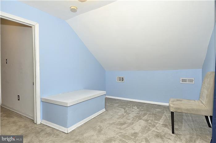 310 West Glebe Road Alexandria, VA 22305 - Photo 20 of 22 a view of room