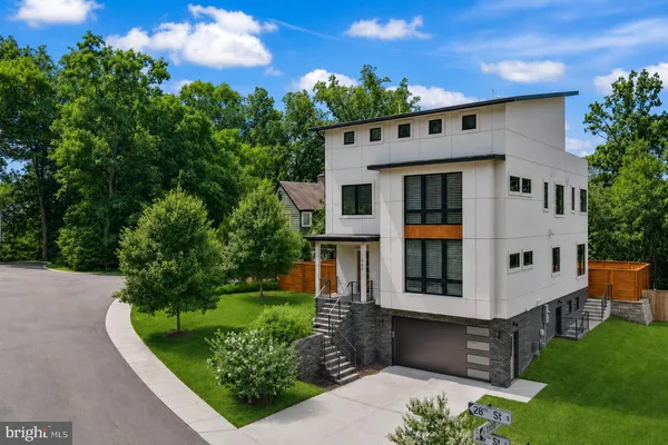 $2,195,000 | 924 28th Street South, Arlington, VA 22202