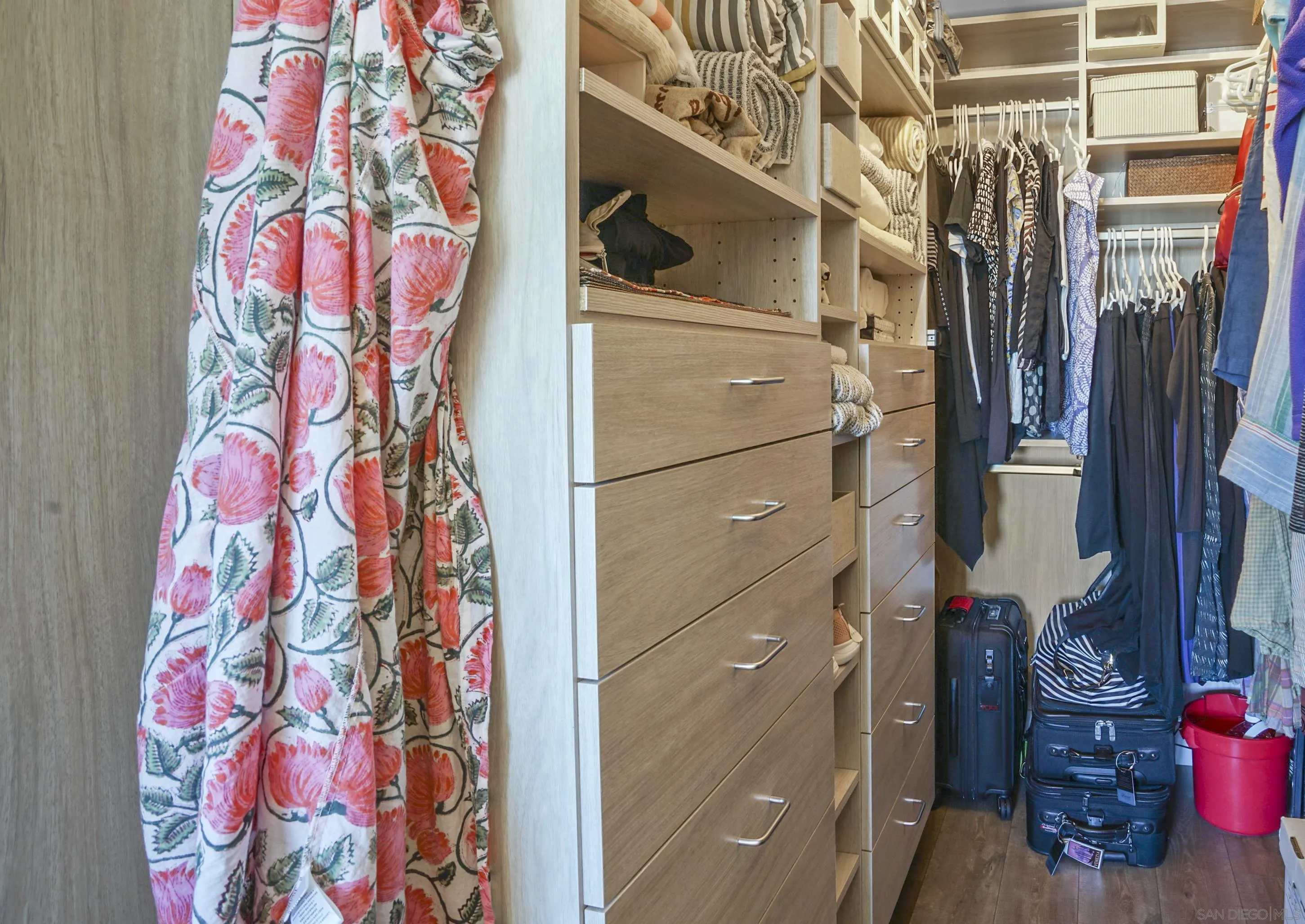 3812 Park Boulevard, Unit 503 San Diego, CA 92103 - Photo 15 of 27 a close up of a curtain