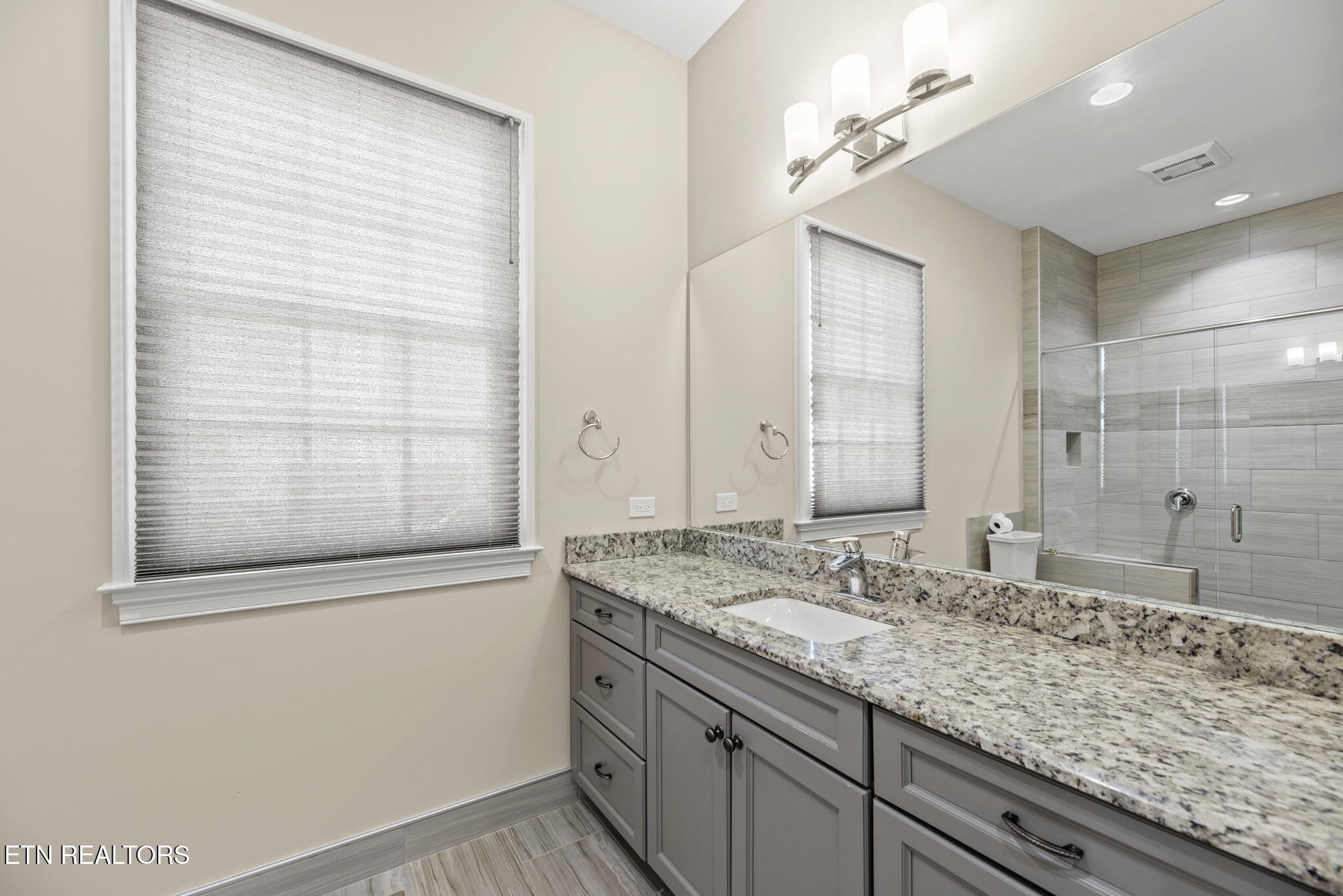 639 Barnsley Road Knoxville, TN 37934 - Photo 38 of 53 42-web-or-mls-Brnsly639 (112)