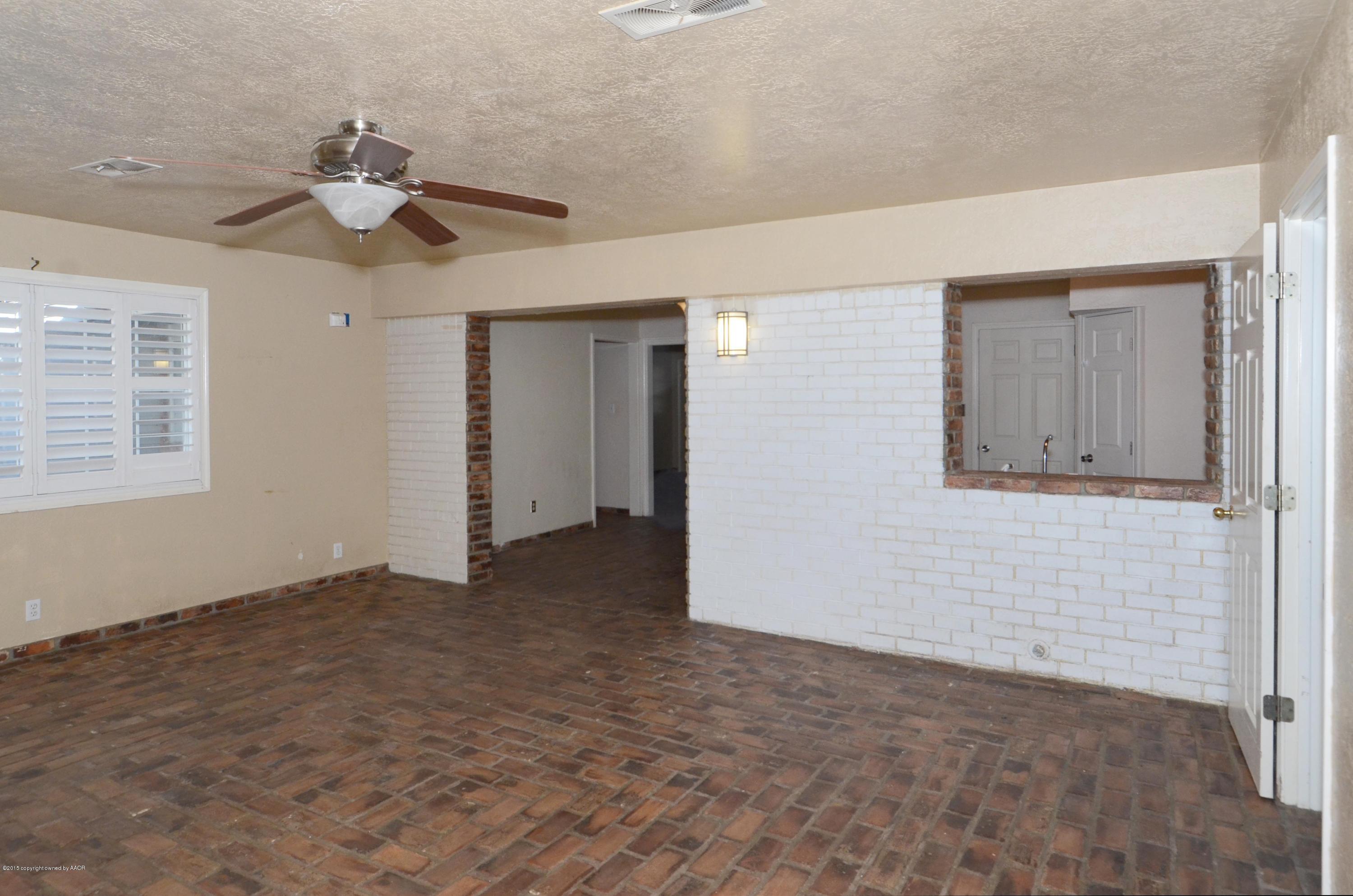5516 Alvarado Road Amarillo, TX 79106 - Photo 12 of 25 12 Den 2