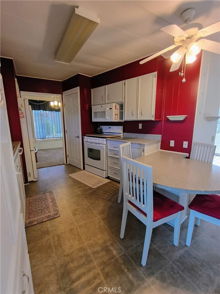 17640 Corkill Road, Unit 66 Desert Hot Springs, CA 92241 - Photo 7 of 45 Kitchen