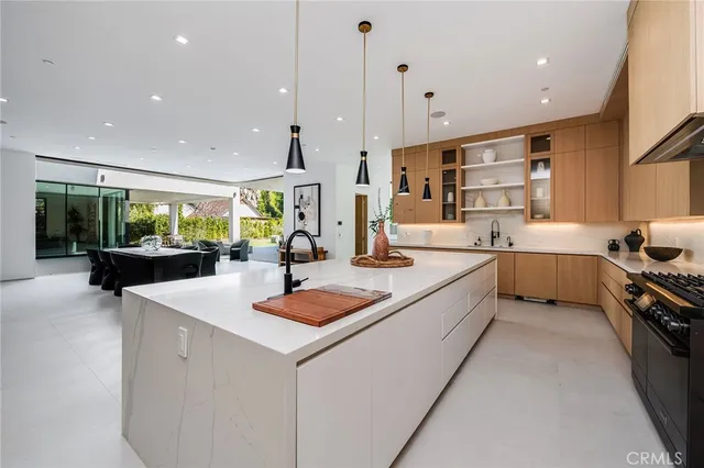 $29,500 | 4930 Palomar Drive, Tarzana, CA 91356