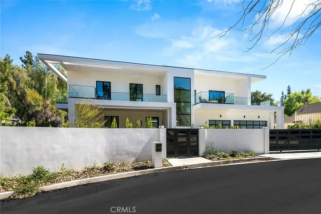 $29,500 | 4930 Palomar Drive, Tarzana, CA 91356