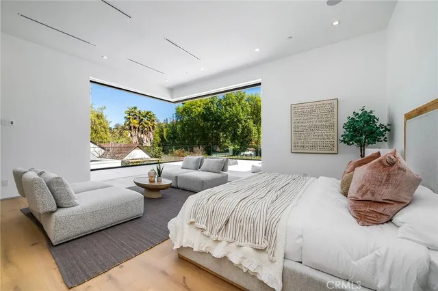 $29,500 | 4930 Palomar Drive, Tarzana, CA 91356