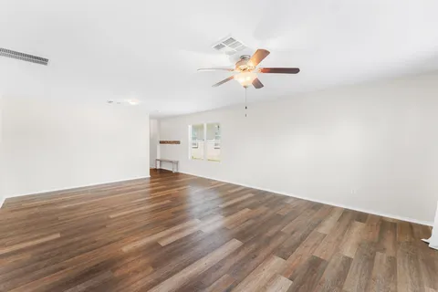 $327,000 | 6735 Plains Crest Drive, Del Valle, TX 78617