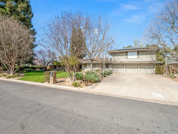 $785,000 | 1726 West San Madele Avenue, Fresno, CA 93711