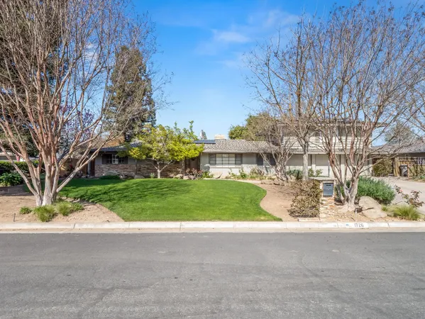 $785,000 | 1726 West San Madele Avenue, Fresno, CA 93711
