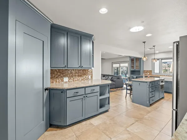 $785,000 | 1726 West San Madele Avenue, Fresno, CA 93711