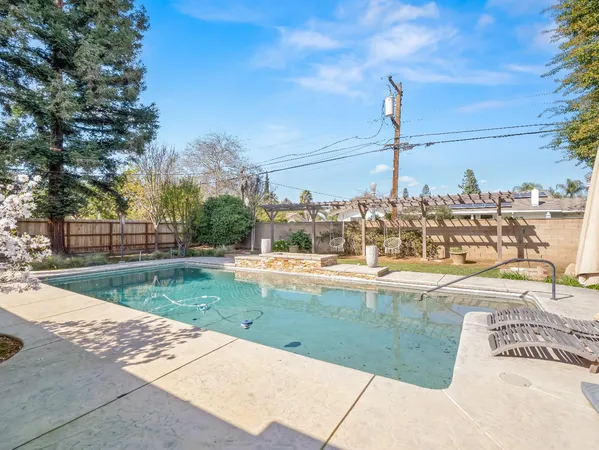 $785,000 | 1726 West San Madele Avenue, Fresno, CA 93711