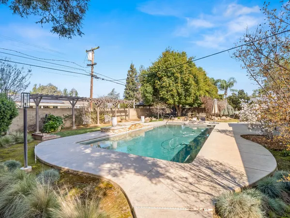 $785,000 | 1726 West San Madele Avenue, Fresno, CA 93711