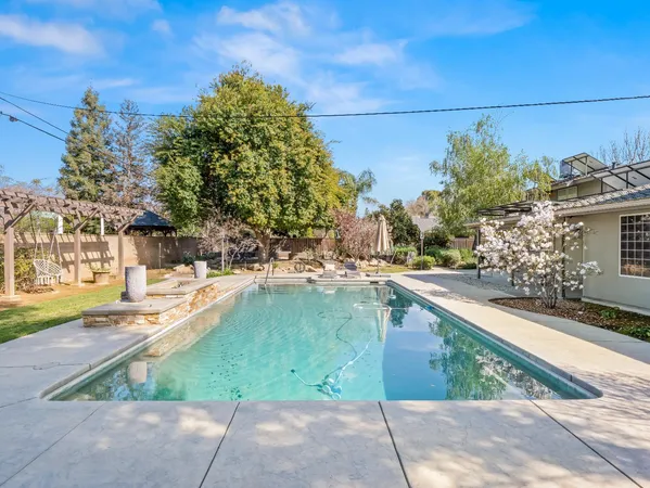 $785,000 | 1726 West San Madele Avenue, Fresno, CA 93711