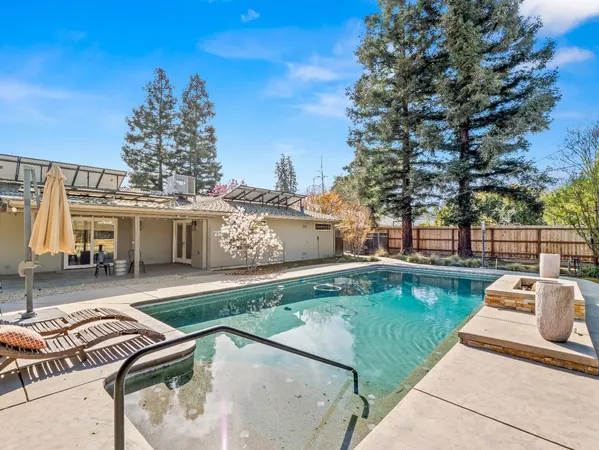 $785,000 | 1726 West San Madele Avenue, Fresno, CA 93711