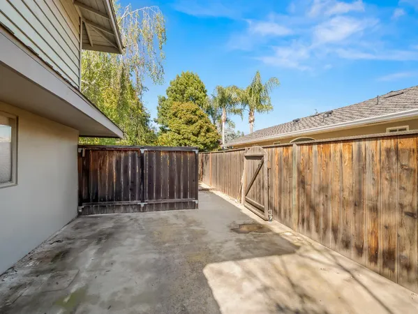 $785,000 | 1726 West San Madele Avenue, Fresno, CA 93711