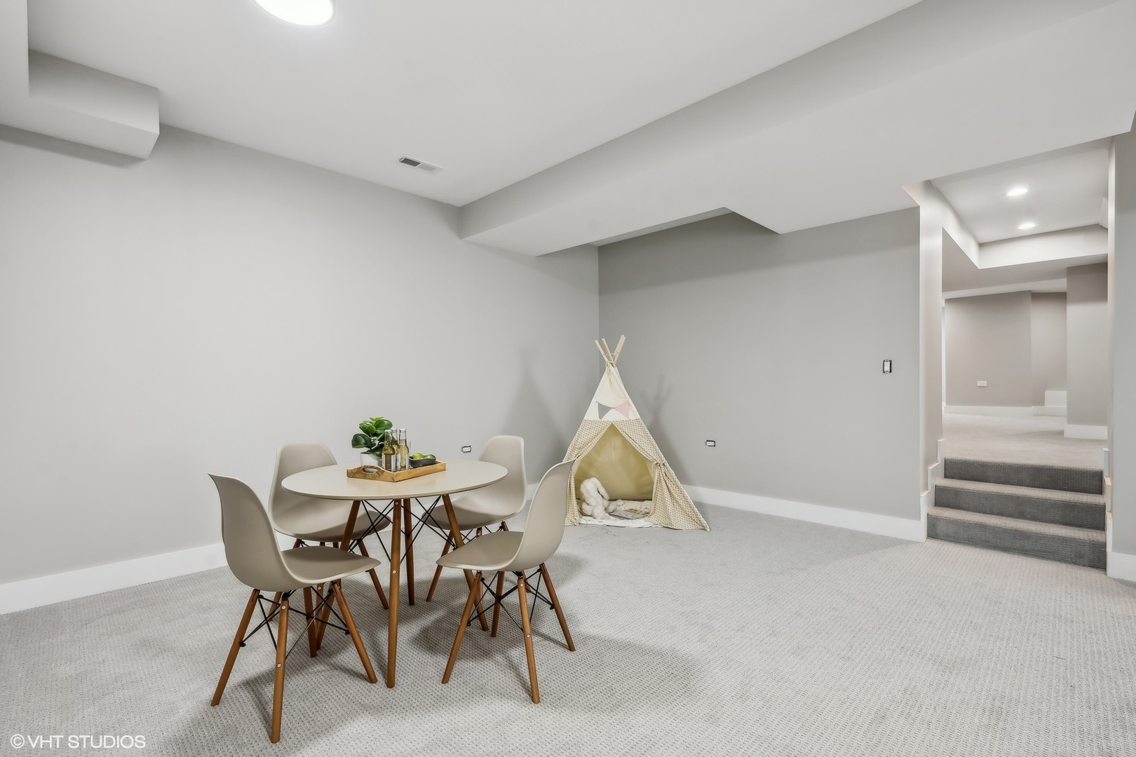 Undisclosed Address Elmhurst, IL 60126 - Photo 37 of 53 a view of a dining room with furniture